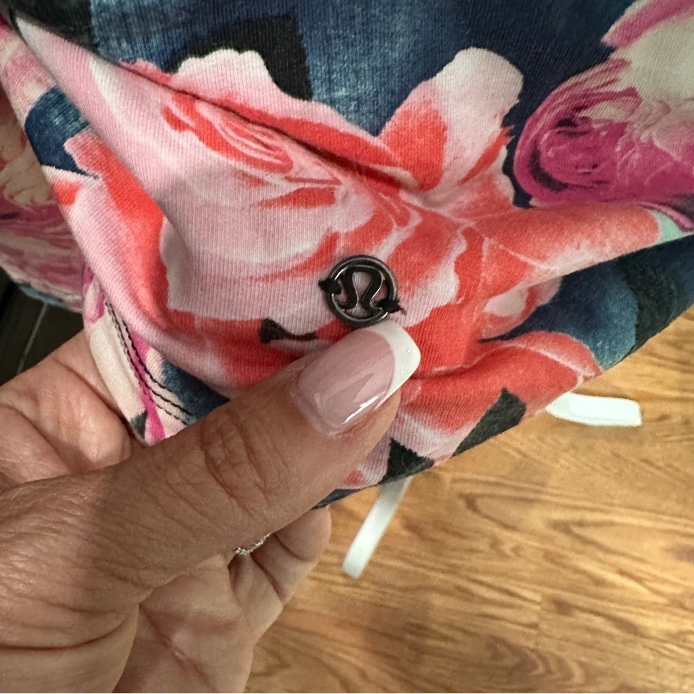Lululemon Scuba Hoodie II Oversized Floral Rose Print Full Zip Size 6 ⭐️Rare⭐️ - Picture 10 of 16
